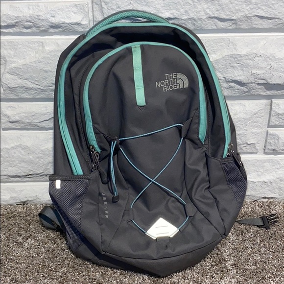 The North Face JESTER backpack - Picture 1 of 4